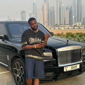 Écouter "I'm HIM" de Henkie T