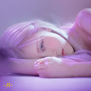 Écouter "On The Ground" de ROSÉ