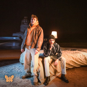 Écouter "Warm" de 01099