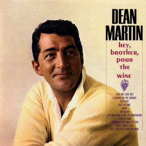 Écouter "The Man Who Plays The Mandolino" de Dean Martin