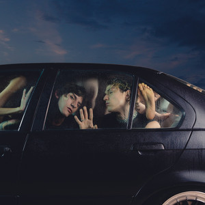 Écouter "HOLLYWOOD" de Rkomi