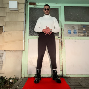 Écouter "Famous" de Apache 207