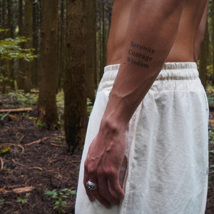 Écouter "Shanti" de Crucial Star