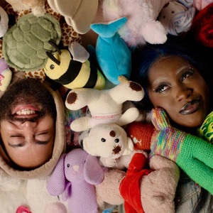 Écouter "EVERYTHING IS CORNY" de B Wise