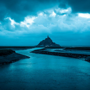 Écouter "Chihiro (House Version)" de puremind