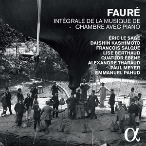 Écouter "Dolly pour piano à quatre mains, Op. 56: I. Berceuse (Allegro moderato)" de Gabriel Fauré