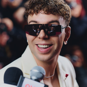 Écouter "GRAN VÍA" de Quevedo