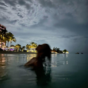 Écouter "I love you" de Monet192