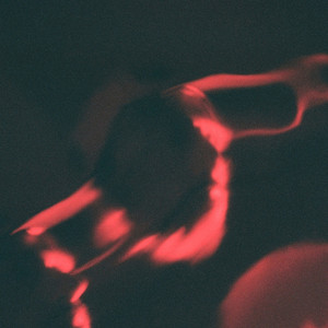 Écouter "Here or There" de River Tiber