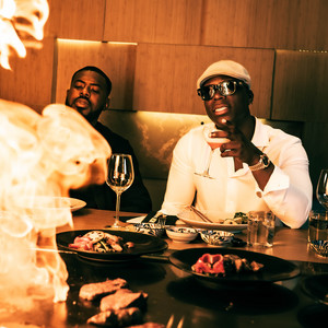 Écouter "Que Pasa" de Henkie T