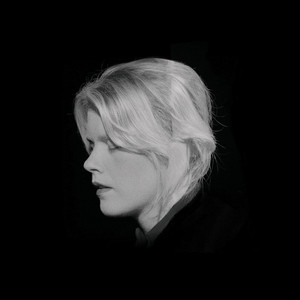 Écouter "Dis-moi que tu m'aimes - modular version" de Zaho de Sagazan