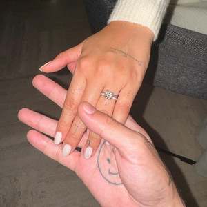 Écouter "Te Regalo" de Rels B