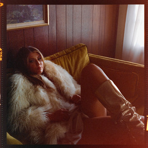 Écouter "Not At This Party" de Dasha