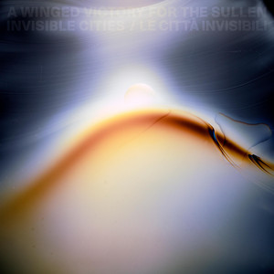 Écouter "Nothing Of The City Touches The Earth" de Adam Wiltzie