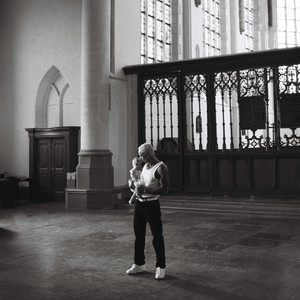 Écouter "Zin In De Zomer Man" de Bizzey