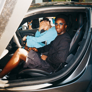 Écouter "Bolide Noir" de Central Cee