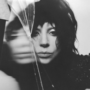 Écouter "The Dead Dance" de Lady Gaga