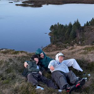 Écouter "Augenblick" de 01099