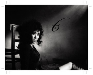 Écouter "Good Bye Sadness, Hello Happiness" de Yoonmirae