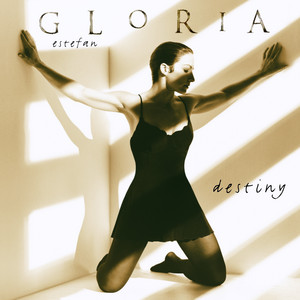 Écouter "No Pretendo" de Gloria Estefan