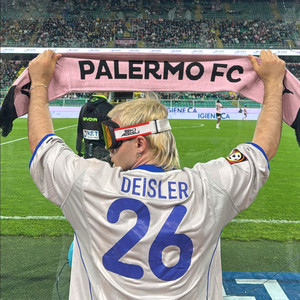 Écouter "PALERMO" de Ski Aggu