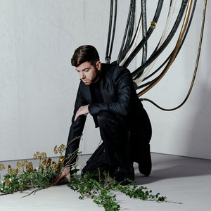 Écouter "Syren - Adam Sellouk Remix" de Rebūke