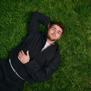 Écouter "Save You a Seat" de Alex Warren