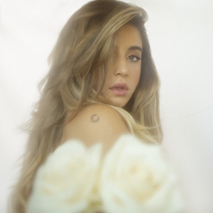 Écouter "LUNA" de Lola Indigo