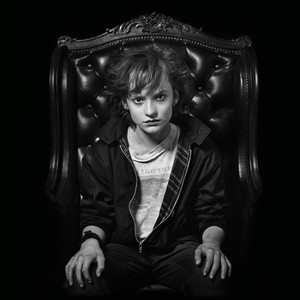 Écouter "Le grand secret- Les pianos voix" de Indochine