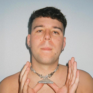 Écouter "LA ÚLTIMA" de Quevedo