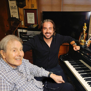 Écouter "Mov. 1: "Long Live Freedom" Symphony, Argentine National Symphony Orchestra ("Sinfonía Viva la Libertad") - World Premiere April 11th, 2025" de Lalo Schifrin