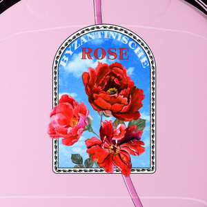 Écouter "What's Luv" de Shindy