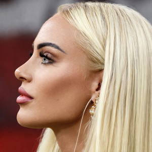 Écouter "LIDSCHATTEN" de Cave