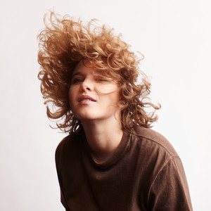 Écouter "Multicolore" de Emma Peters