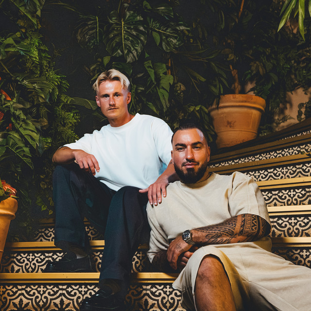 Joey Moe, Daniel Schulz
