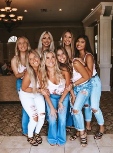 2000s White Girl Pop Songs Spotify playlist cover art