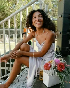 it’s an olivia dean, fleetwood mac type summer 
