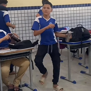 Do Nada Você Me Liga Pra Bagunçar Minha Vida, E Do Nada Me Tira De Casa - Toma Botada / Passinho Do 