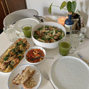 dinner party with friends 