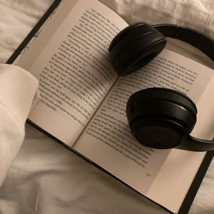 #9. 𝐌𝐮́𝐬𝐢𝐜𝐚𝐬 𝐥𝐞𝐯𝐞𝐬 𝐩𝐚𝐫𝐚 𝐨𝐮𝐯𝐢𝐫 𝐥𝐞𝐧𝐝𝐨

★ ˙🧷 Neoclassical Playlist Spotify
