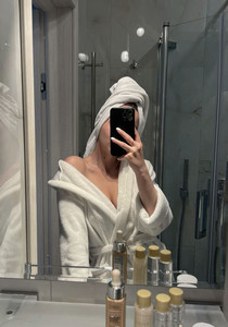 banyoda dinlenicek şarkılar > playlist cover