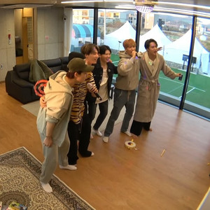 Going Seventeen TTT hyperrealism #1 - Karaoke Song - playlist by