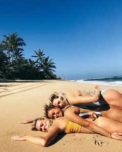 Summer vibes everyone loves 🌴 2026 playlist cover