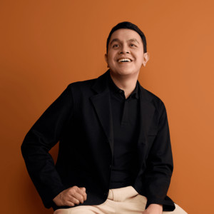 Teh Hijau Tulus Mungkin aku sedang tak bisa Tak bisa jatuh cinta Membuka hati 'tuk apapun, siapapun 