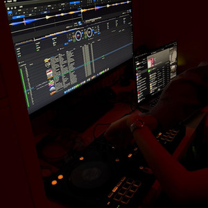 Oliver playlisttt.  — cover art