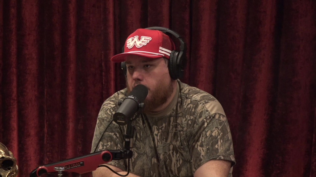 #1956 - Luke Combs - The Joe Rogan Experience | Podcast on Spotify